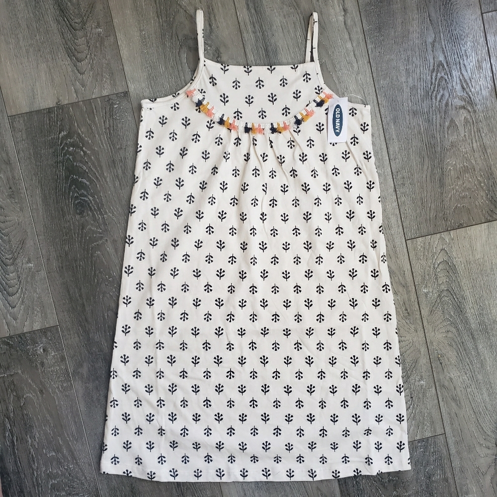 Oldnavy children's dress size s (6-7)